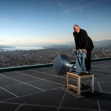 2014-05-05  JAN MORGENTHALER, MITINITIATOR DES ZÜRCHER HAFENKRAN MIT SCHIFFSHORN, auf dem Prime Tower, Zürich